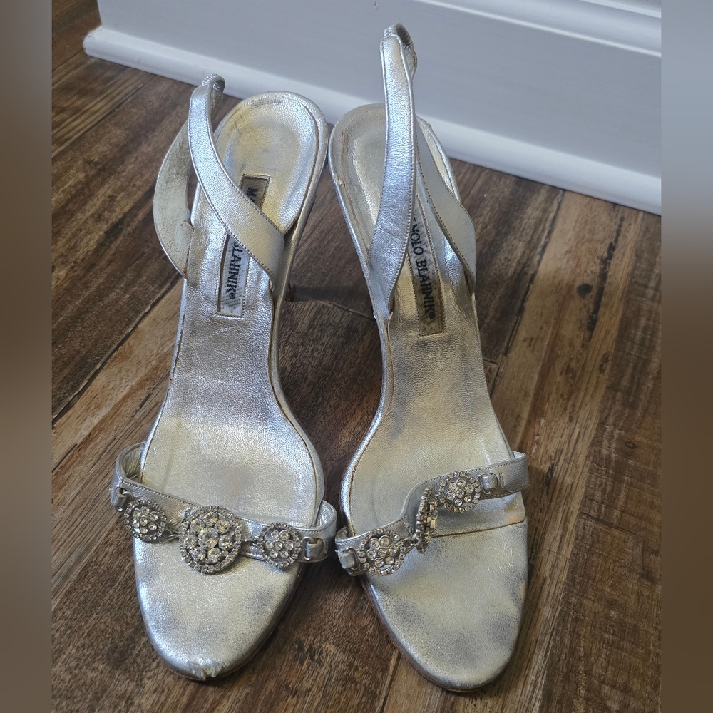 Manolo Blahnik Crystal Rhinestone Embellished Silver Heels Sz 9 (Eu 40.5)
